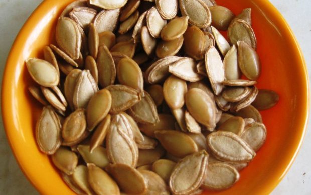 Semillas de zapallo. Fotografía referencial de un alimento.