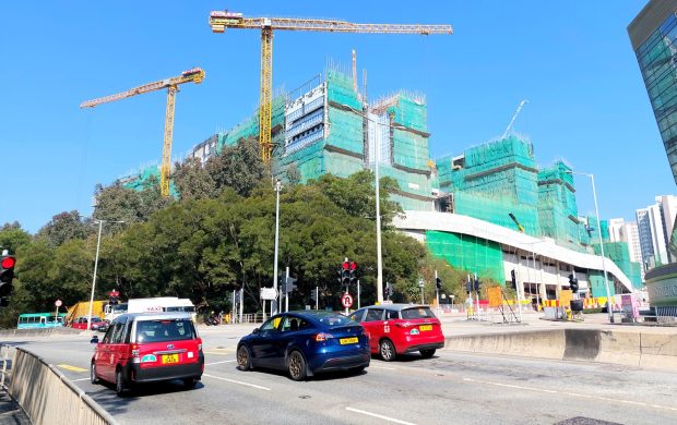 Edificio del Hospital de Medicina China de Hong Kong durante las obras de diciembre de 2024.